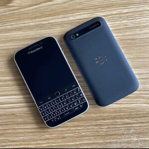 New Open Box--BlackBerry Classic Q20 16GB+2GB RAM Unlocked LTE Qwerty Keyboard